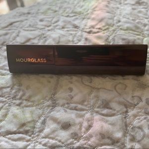 HOURGLASS Vanish Foundation Stick